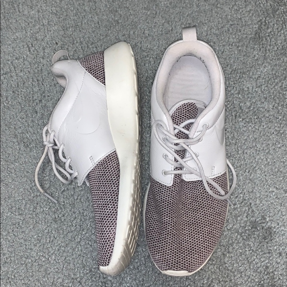 Nike Roshe One Knit Sneaker